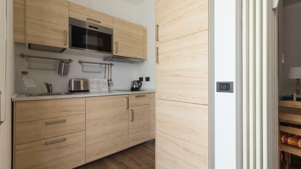 Italianway - Cenisio 7 Apartment Milan Bagian luar foto